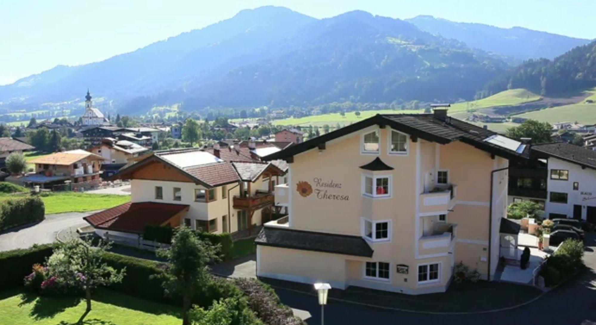 Residenz Theresa Söll Exteriör bild