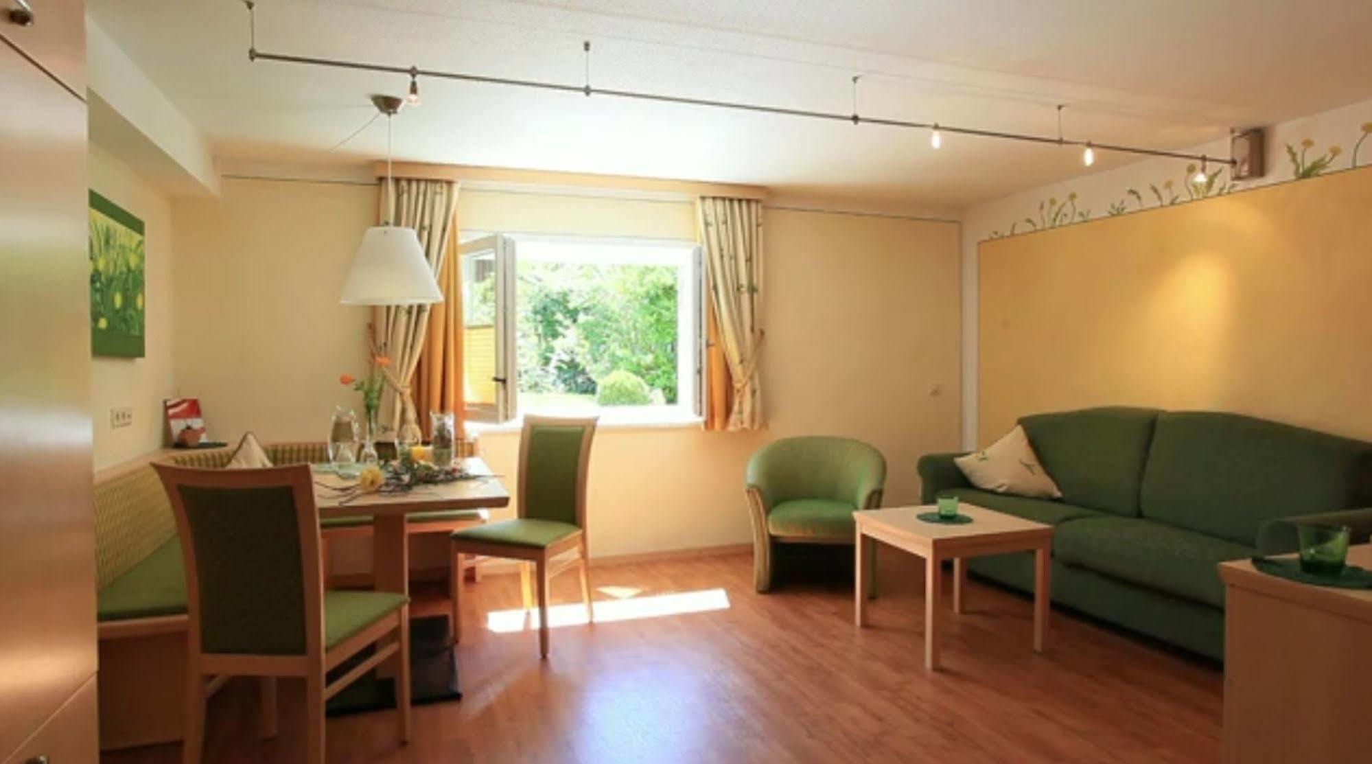 Residenz Theresa Söll Exteriör bild